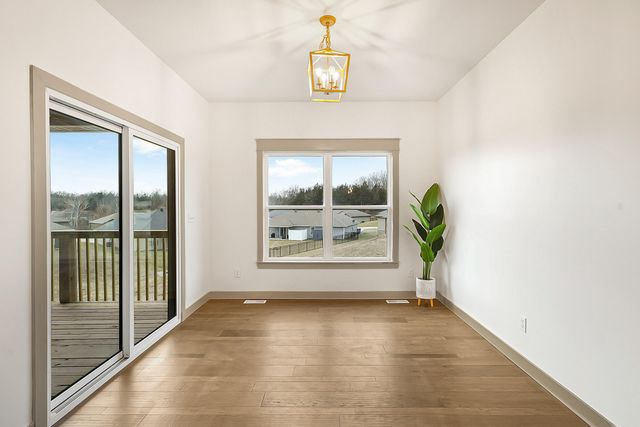 435 DOVER CT, Holts Summit, MO 65043