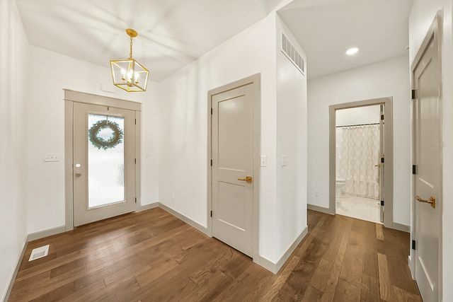 435 DOVER CT, Holts Summit, MO 65043