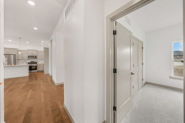 435 DOVER CT, Holts Summit, MO 65043