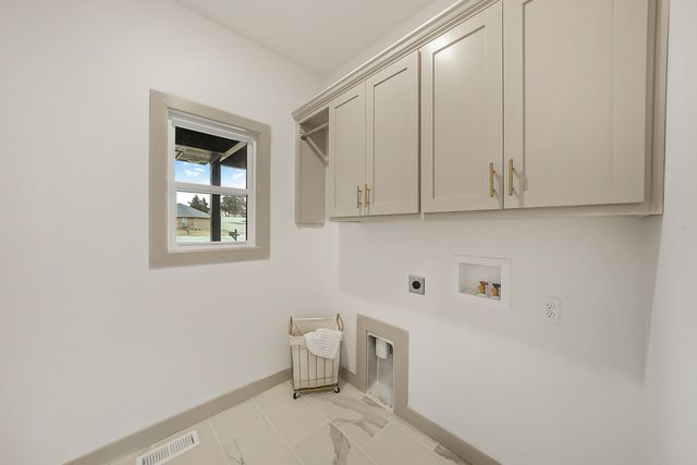 435 DOVER CT, Holts Summit, MO 65043