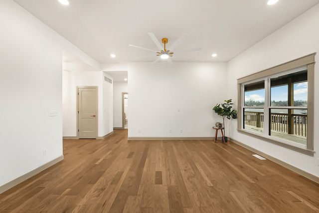 435 DOVER CT, Holts Summit, MO 65043