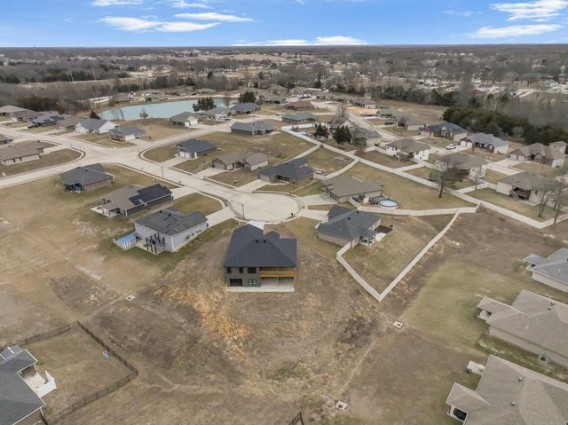 435 DOVER CT, Holts Summit, MO 65043