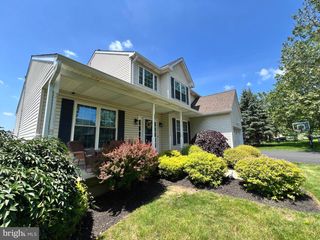 81 PEBBLE BEACH LN, Pottstown, PA 19464