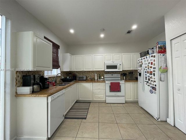 5440 NW 107th Ave 201, Doral, FL 33178