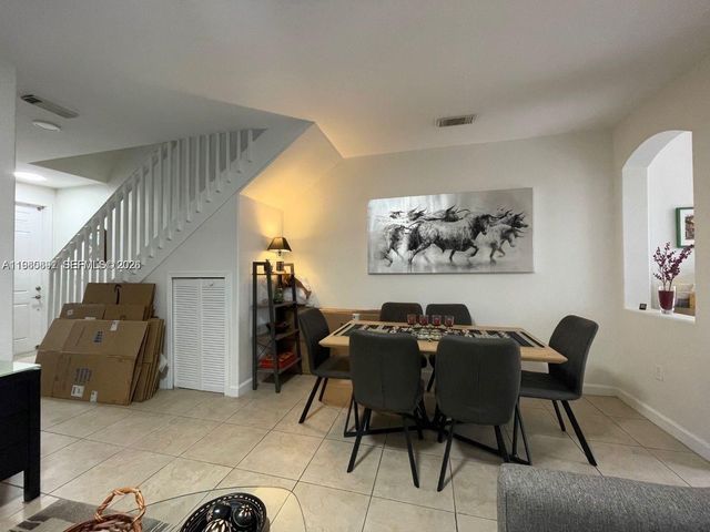 5440 NW 107th Ave 201, Doral, FL 33178