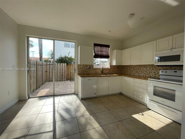 5440 NW 107th Ave 201, Doral, FL 33178