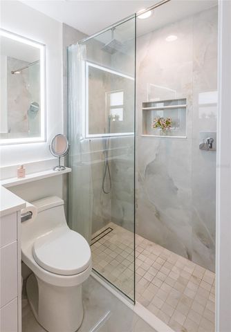 1900 BENJAMIN FRANKLIN DRIVE V11, Sarasota, FL 34236