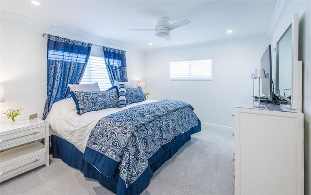 1900 BENJAMIN FRANKLIN DRIVE V11, Sarasota, FL 34236
