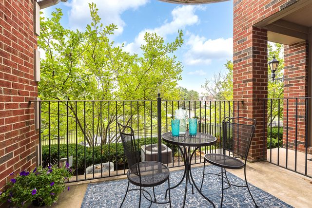 120 W Oakbrook Drive, Ann Arbor, MI 48103