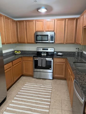 120 W Oakbrook Drive, Ann Arbor, MI 48103