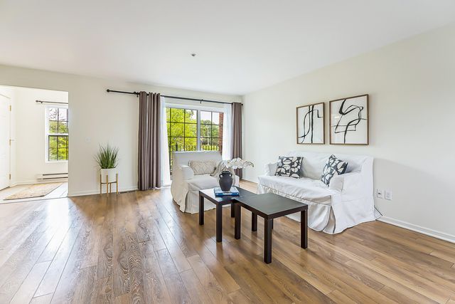 120 W Oakbrook Drive, Ann Arbor, MI 48103