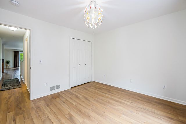 120 W Oakbrook Drive, Ann Arbor, MI 48103