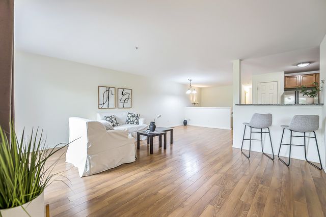 120 W Oakbrook Drive, Ann Arbor, MI 48103