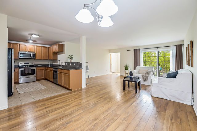 120 W Oakbrook Drive, Ann Arbor, MI 48103