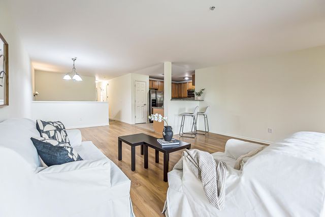 120 W Oakbrook Drive, Ann Arbor, MI 48103