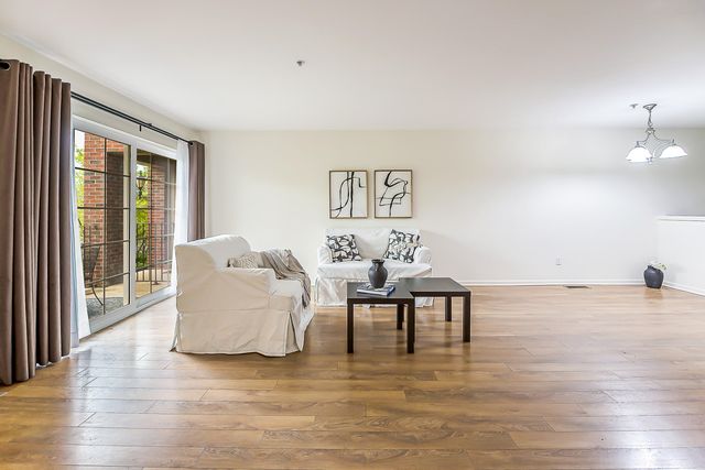 120 W Oakbrook Drive, Ann Arbor, MI 48103