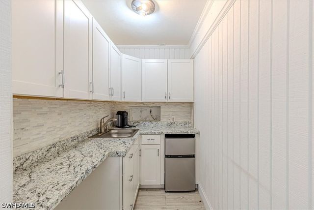 3618 Cottage Club LN, Naples, FL 34105