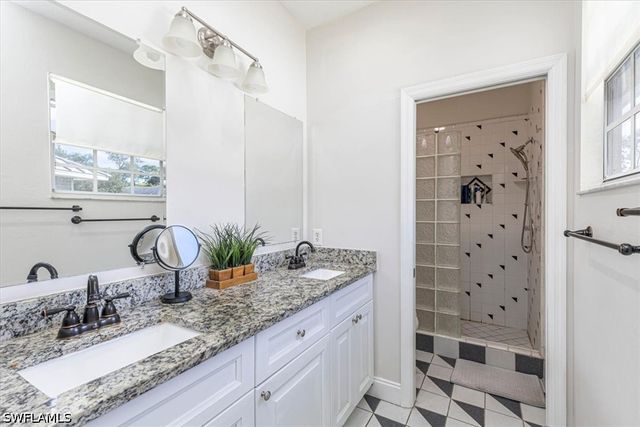 3618 Cottage Club LN, Naples, FL 34105