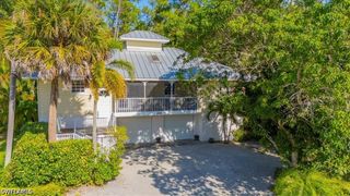 3618 Cottage Club LN, Naples, FL 34105