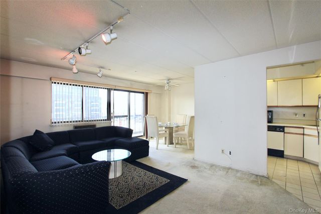 3520 147th Street 11E, Flushing, NY 11354