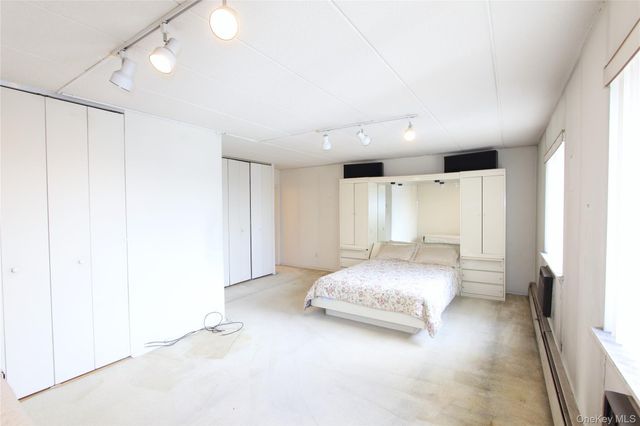 3520 147th Street 11E, Flushing, NY 11354