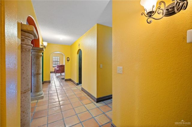 610 N Texas Street, Rio Grande City, TX 78582