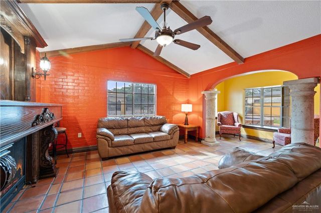 610 N Texas Street, Rio Grande City, TX 78582