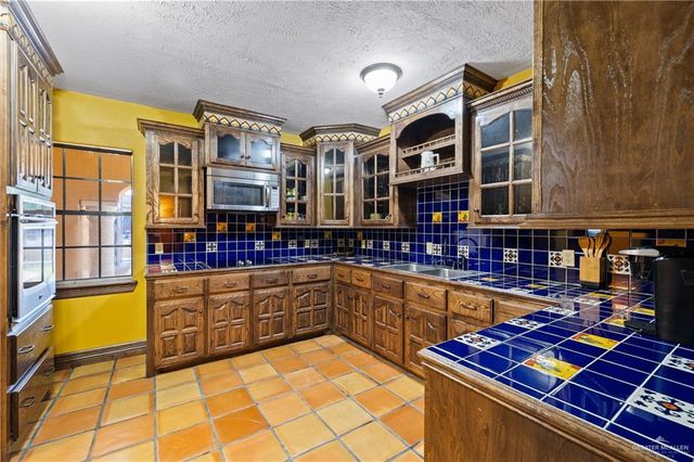 610 N Texas Street, Rio Grande City, TX 78582