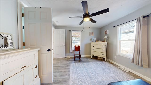 3319 SW 12th Place, Des Moines, IA 50315