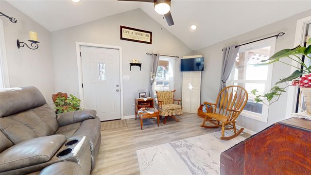 3319 SW 12th Place, Des Moines, IA 50315