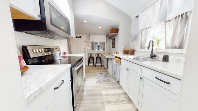 3319 SW 12th Place, Des Moines, IA 50315