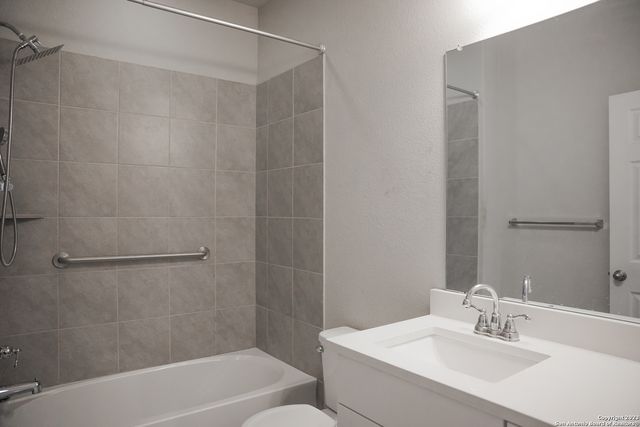 341 Mary Max Cir, San Marcos, TX 78666