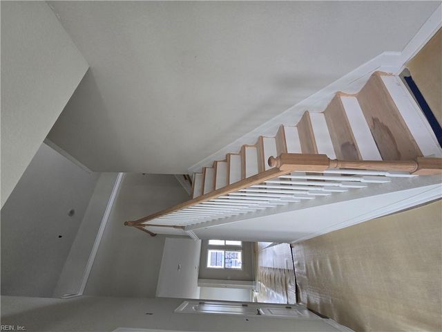 204 Arbormoor LN, Moyock, NC 27958