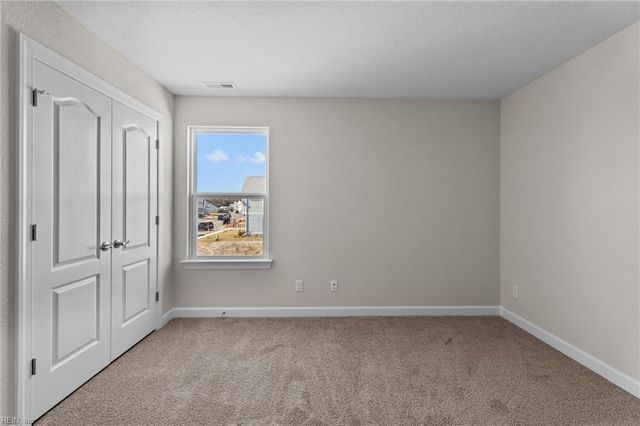 204 Arbormoor LN, Moyock, NC 27958