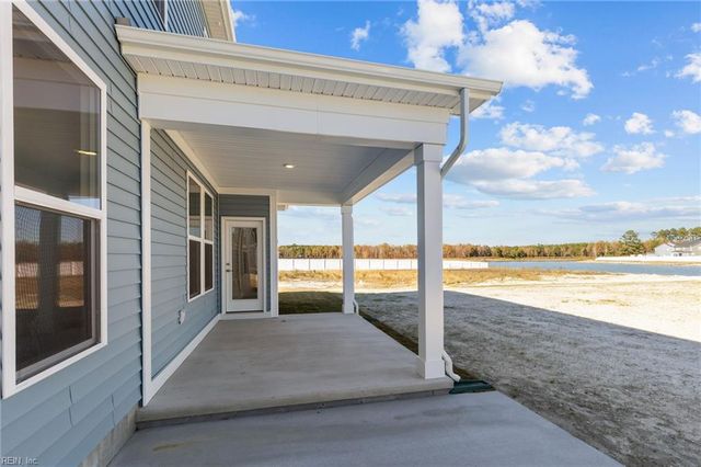 204 Arbormoor LN, Moyock, NC 27958