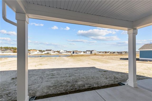 204 Arbormoor LN, Moyock, NC 27958