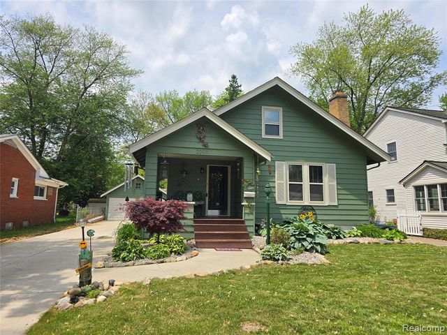 22911 Maple Avenue, Farmington, MI 48336