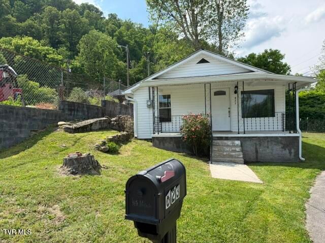 623 East 6th Avenue, Big Stone Gap, VA 24219