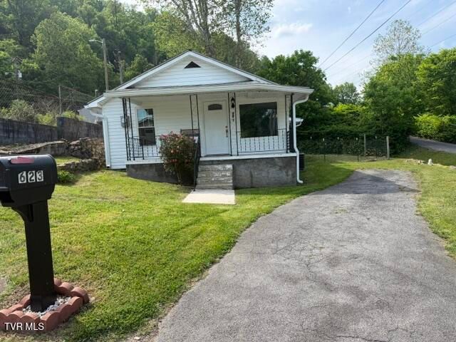 623 East 6th Avenue, Big Stone Gap, VA 24219