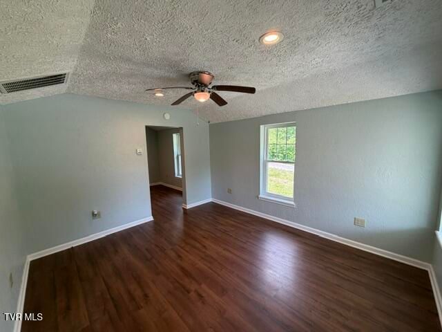 623 East 6th Avenue, Big Stone Gap, VA 24219