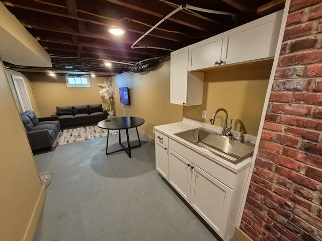 134 W Alcott Street, Kalamazoo, MI 49001