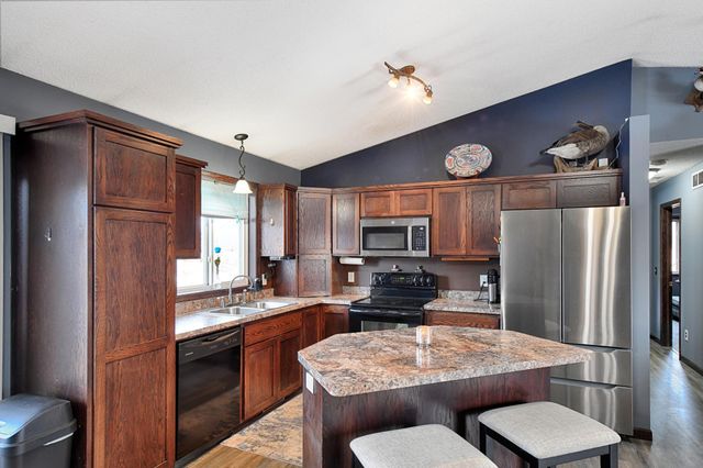 122 Dogwood Street NE, Lonsdale, MN 55046