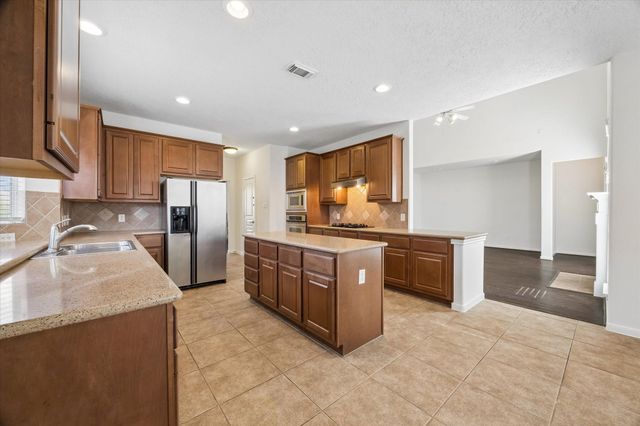 2181 Brittany Colony Drive, League City, TX 77573
