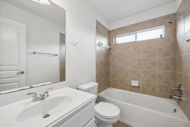 2181 Brittany Colony Drive, League City, TX 77573