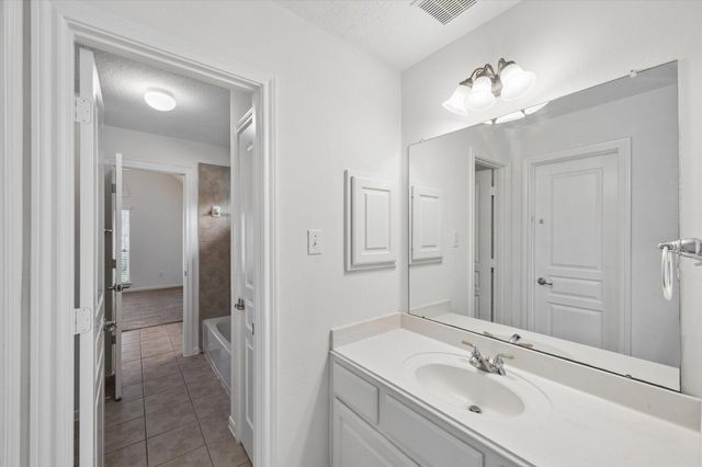 2181 Brittany Colony Drive, League City, TX 77573