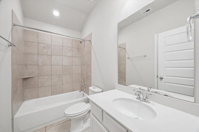 10008 Deussen Lane, Texas City, TX 77591