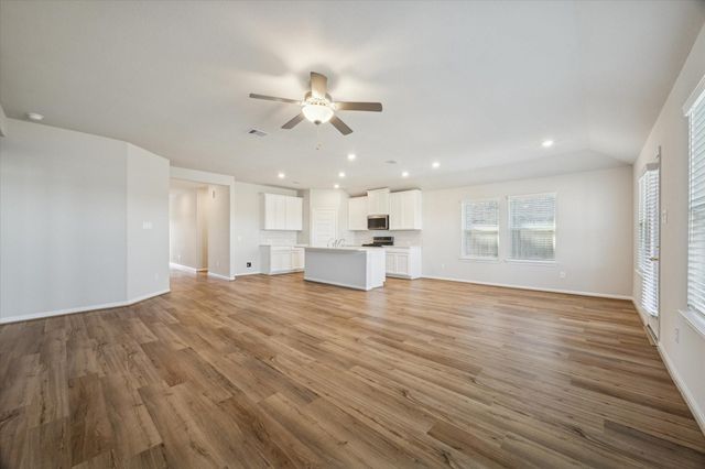 10008 Deussen Lane, Texas City, TX 77591