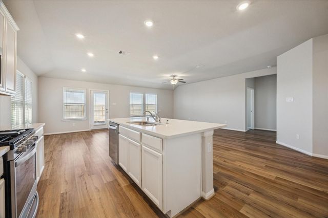 10008 Deussen Lane, Texas City, TX 77591