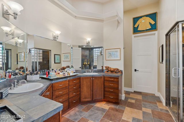 1966 N Tahoe Pass, Huachuca City, AZ 85616