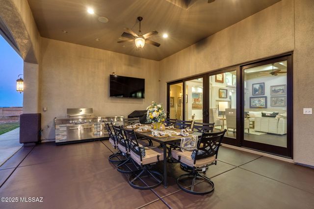 1966 N Tahoe Pass, Huachuca City, AZ 85616